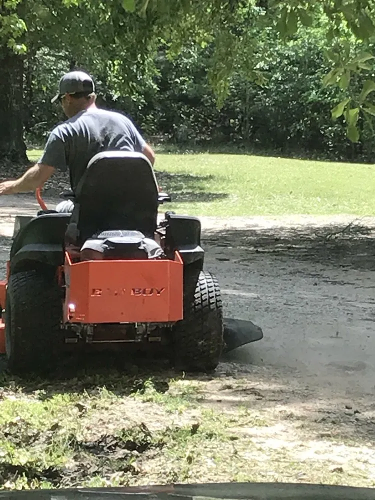 Expert yard cleanup service in Magnolia, TX - Darkhorse Landscaping