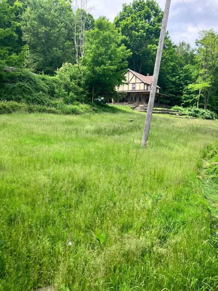 Professional garden landscaping experts serving Clarks Summit, PA - Darlings Lawn Care