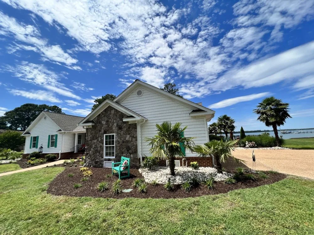 Top-rated garden landscaping for year-round maintenance in Hampton, VA by Darnell Landscaping