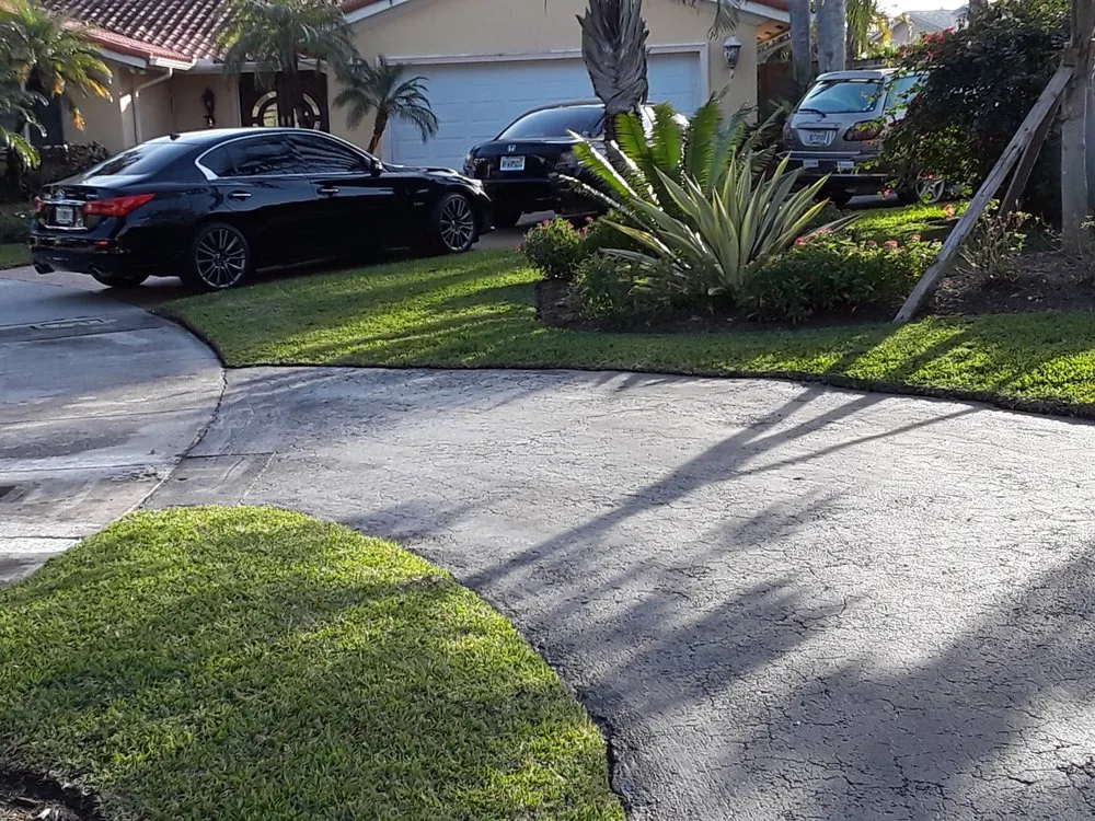 Local lawn care service for beautiful yards in Miami, FL by Darnells Lawn Maintenance