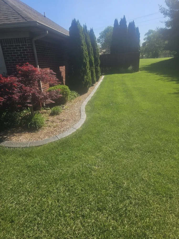 Trusted residential landscaping experts serving Floyds Knobs, IN - Darrells Do It All Service