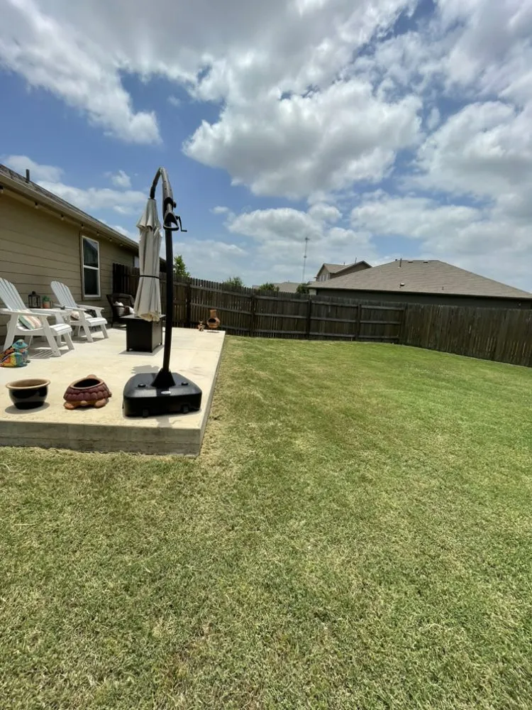 Local lawn mowing service experts serving Kyle, TX - Darrien Pressure Washing