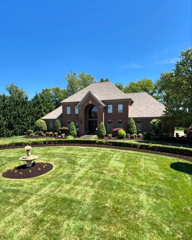 Professional garden landscaping experts serving McMurray, PA - D'Arrigo Landscaping