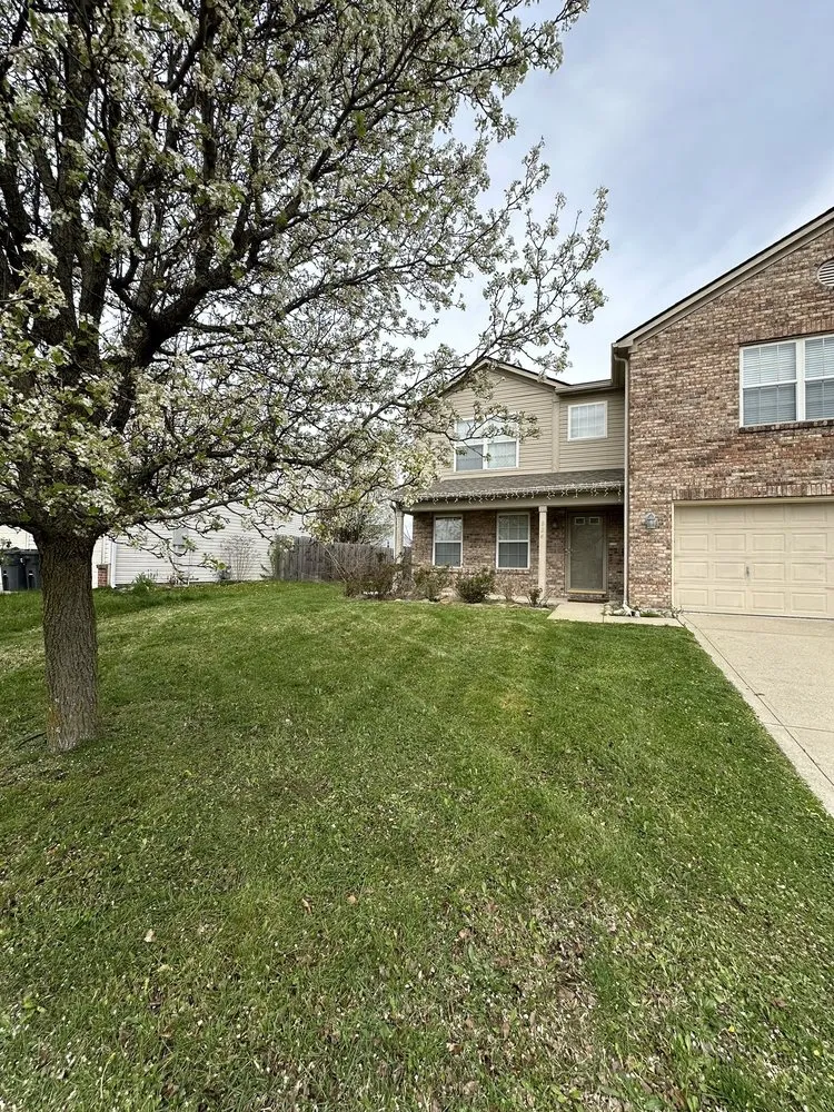 Local residential landscaping for outdoor upgrades in Indianapolis, IN by Das Lawncare & Maintenance