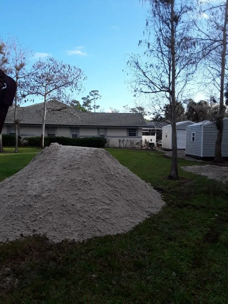 Top-rated lawn mowing service in Loxahatchee, FL - Das Trucking International