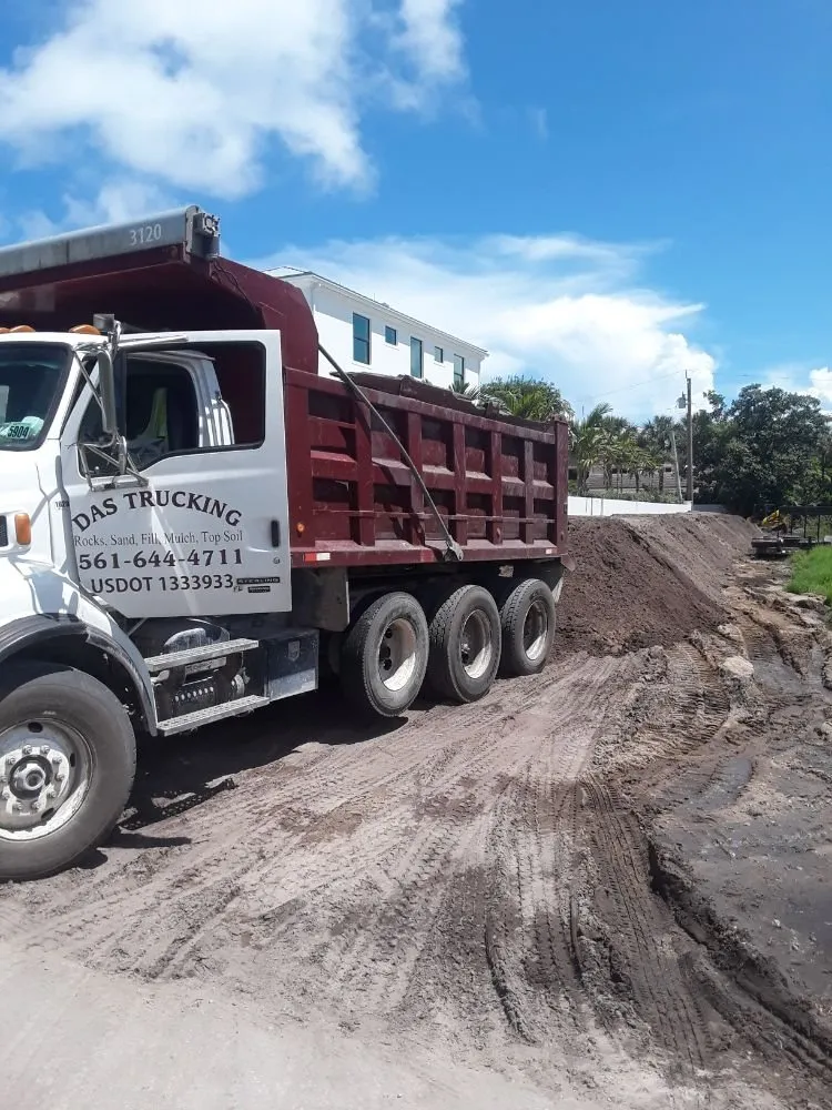 Local residential landscaping experts serving Loxahatchee, FL - Das Trucking International