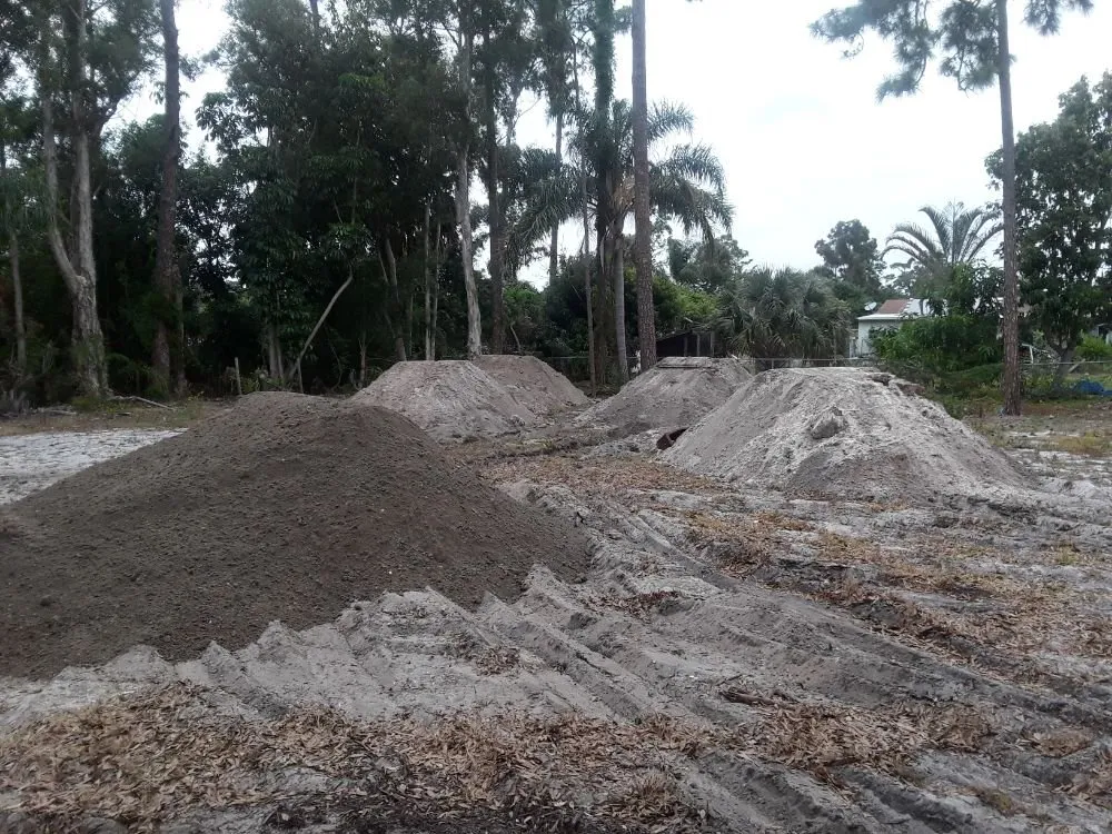 Affordable outdoor landscaping for homes across Loxahatchee, FL - Das Trucking International