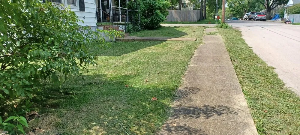 Local lawn care service experts serving Bonne Terre, MO - Daugherty's Lawn Care