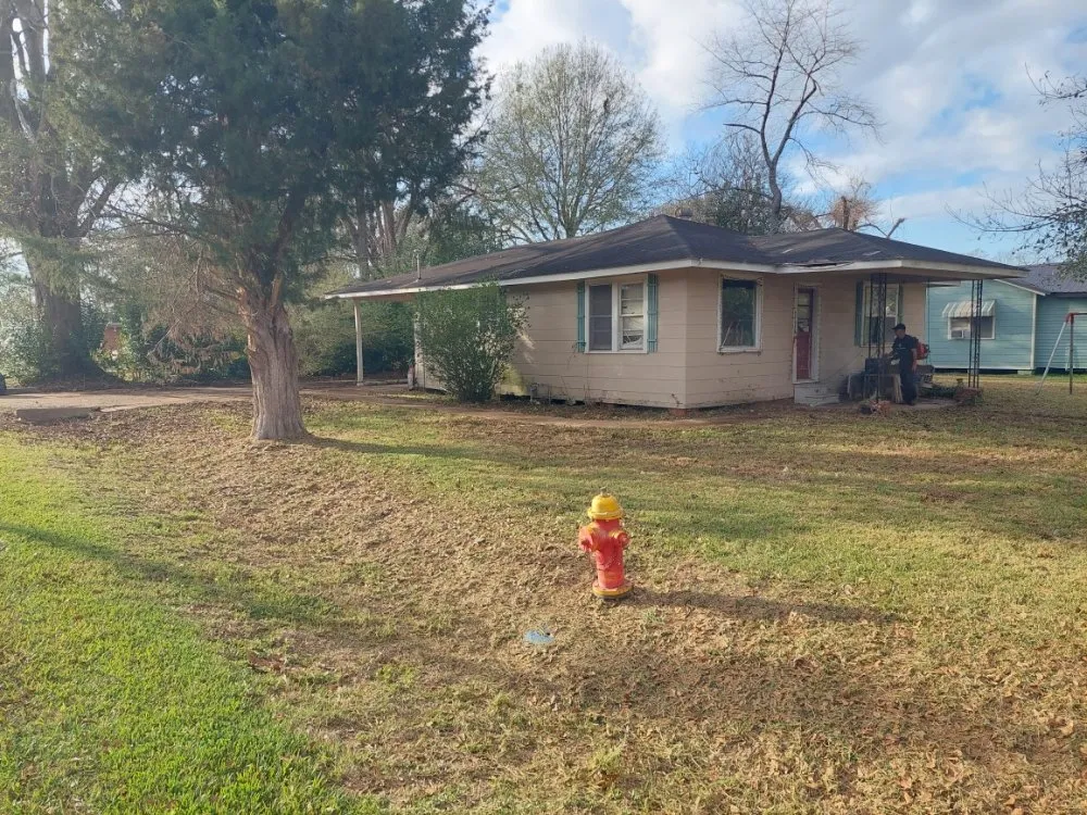 Local residential landscaping in Hessmer, LA - Dauzat's Lawn Care And Handyman