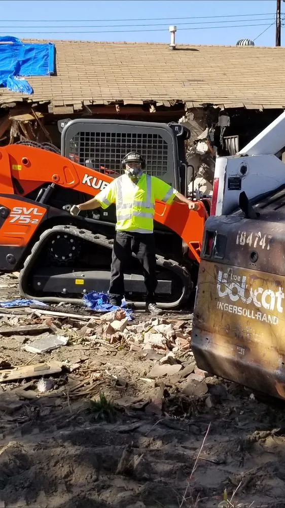 Professional yard maintenance in Huntington Beach, CA - Dave and Sons Landscaping and Bobcat Services