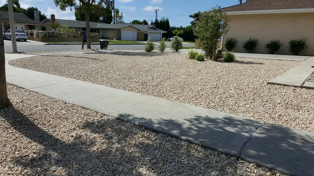 Trusted garden landscaping in Huntington Beach, CA by Dave and Sons Landscaping and Bobcat Services