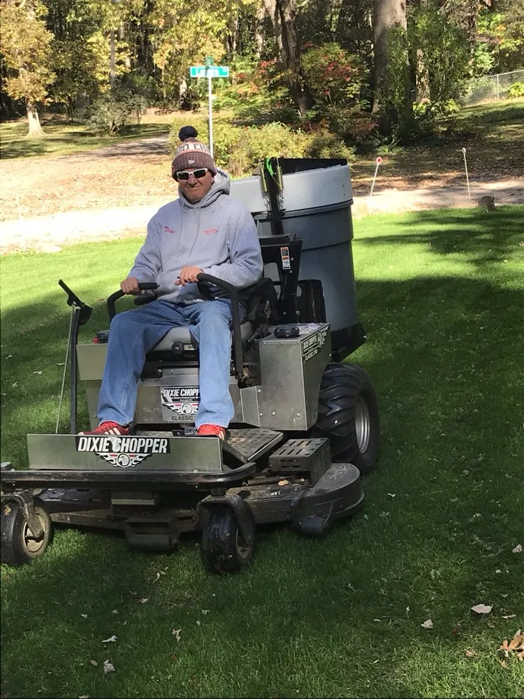 Reliable lawn mowing service in Elkhart, IN by Dave Gunn Lawn Service