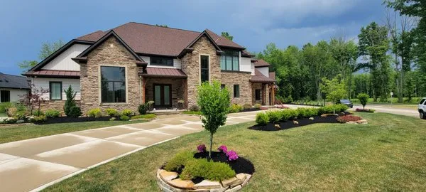 Davenport Landscaping Logo