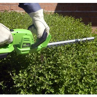 Affordable yard cleanup service in Evanston, IL - Dave's Always Lawn Cutting