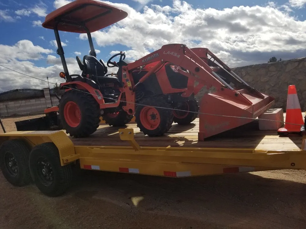 Reliable yard cleanup service experts serving El Paso, TX - Daves Earth Works