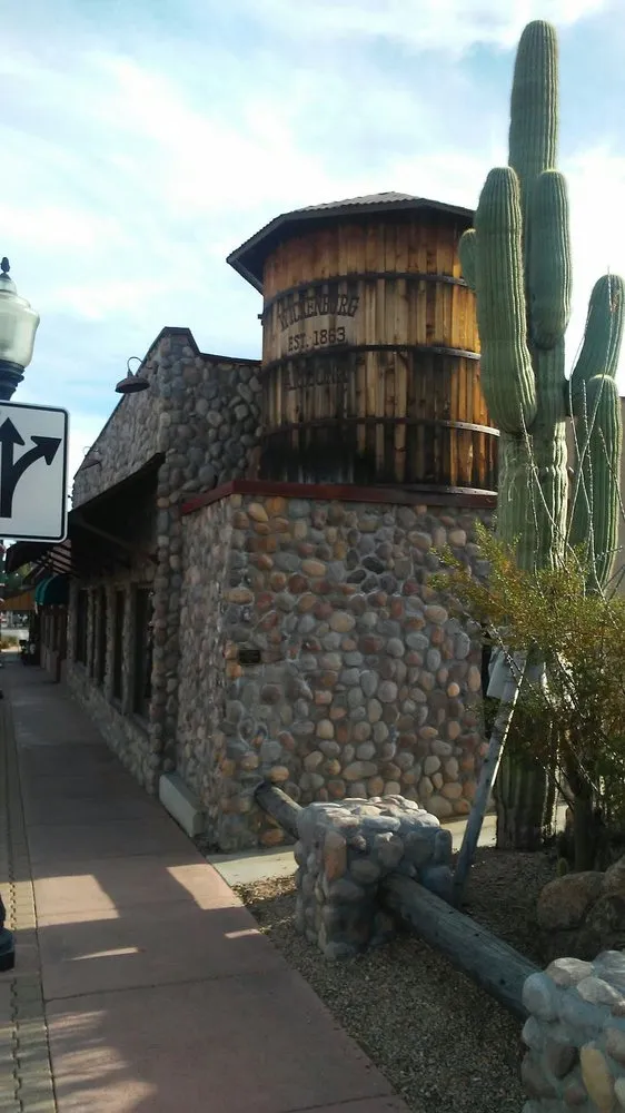 Local landscape installation experts serving Wickenburg, AZ - Daves Gardening & Tree