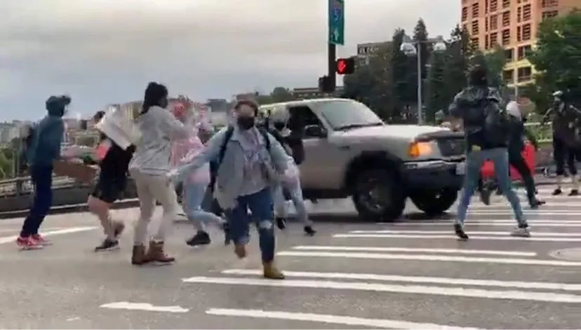 Professional outdoor landscaping near you in Seattle, WA by Dave's Gardening