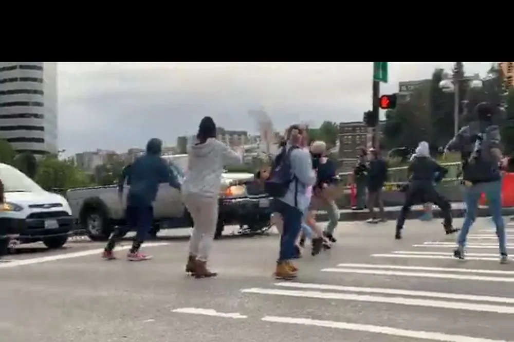 Expert outdoor landscaping in Seattle, WA - Dave's Gardening