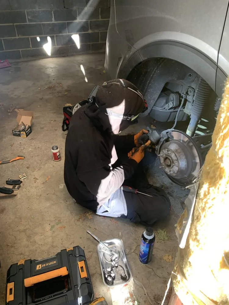 Trusted lawn care service experts serving Newark, NJ - Daves Gifted Hands