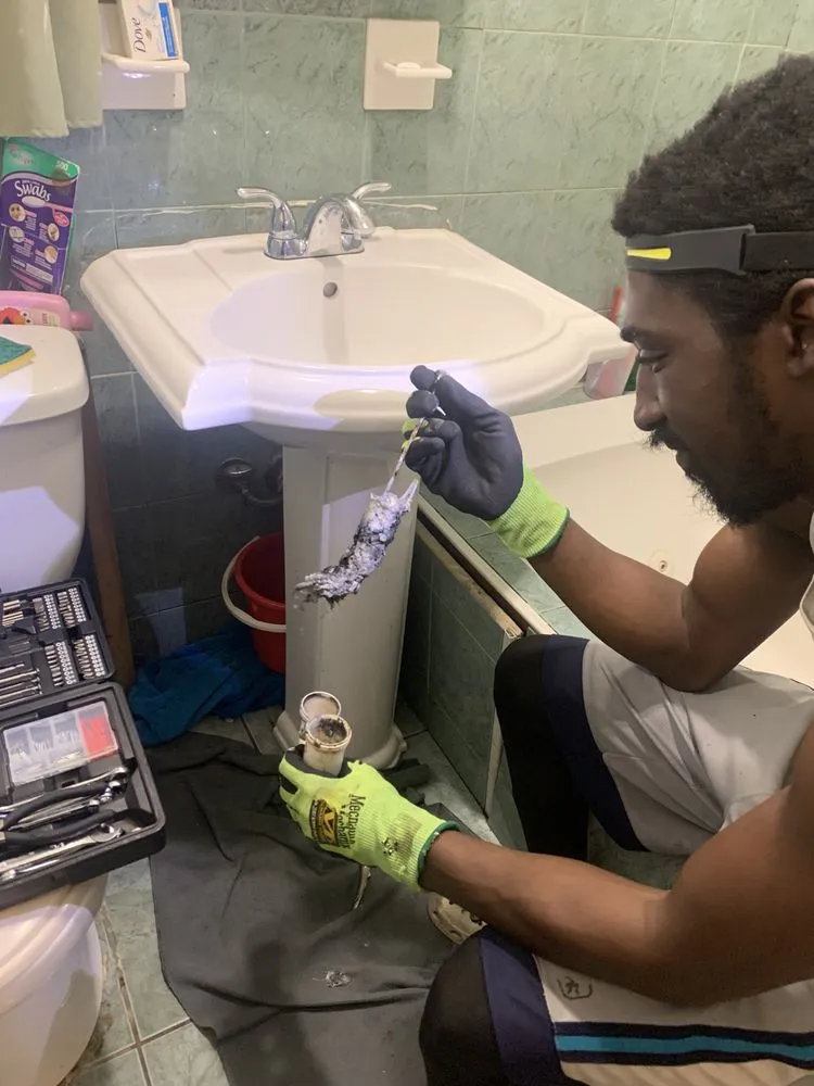 Professional lawn care service in Newark, NJ by Daves Gifted Hands