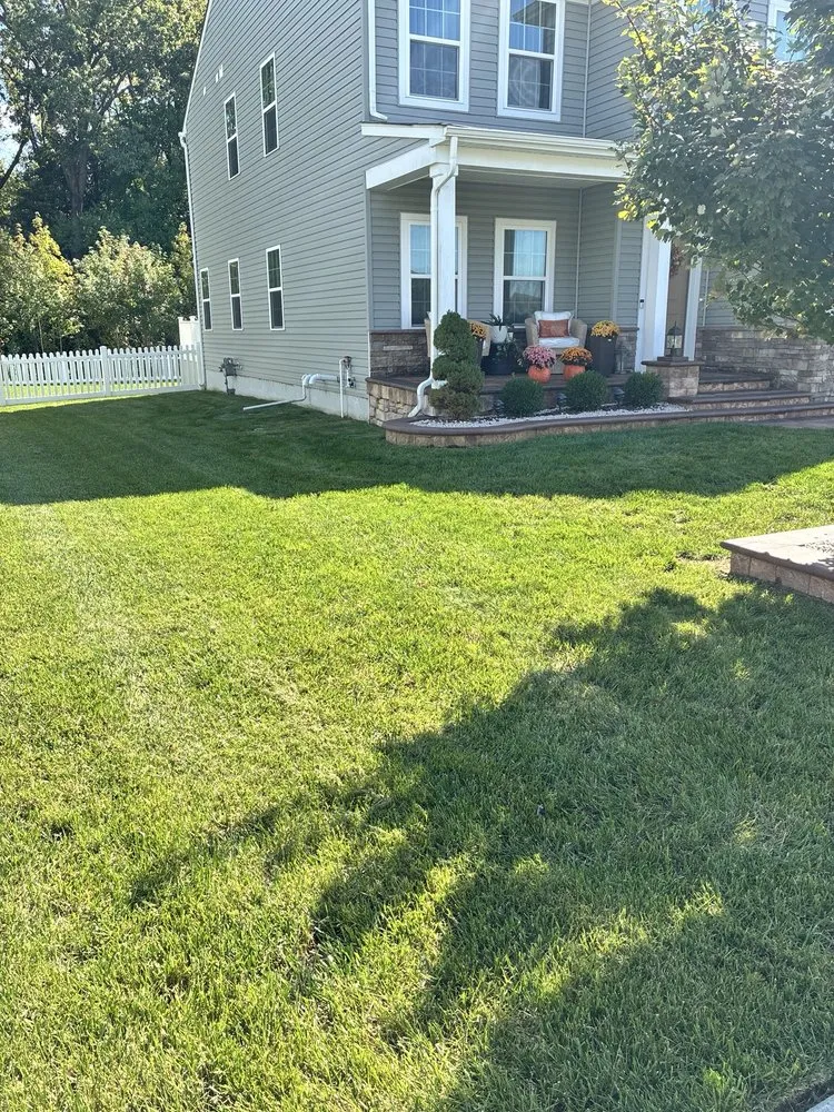 Custom outdoor landscaping in Smyrna, DE by Dave’s Grass Cutting