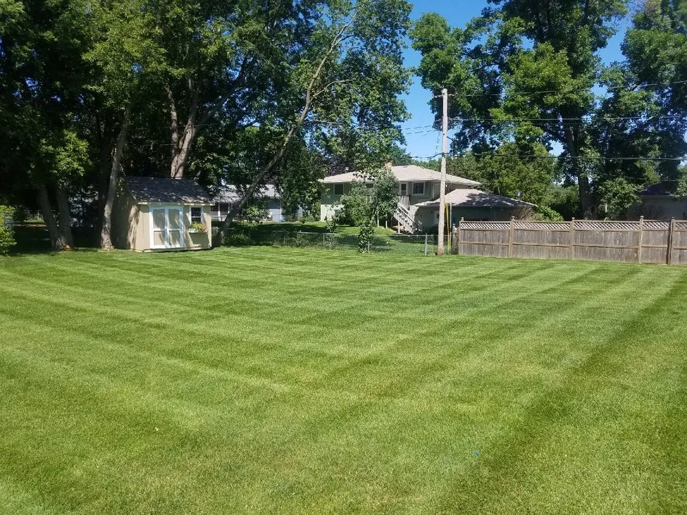 Local lawn mowing service in St Paul, MN - Dave's Green Thumb Lawn Care