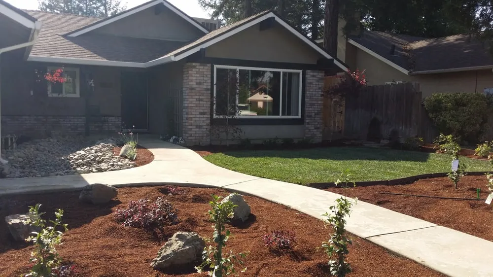Custom garden landscaping experts serving Modesto, CA - Dave's Landscaping