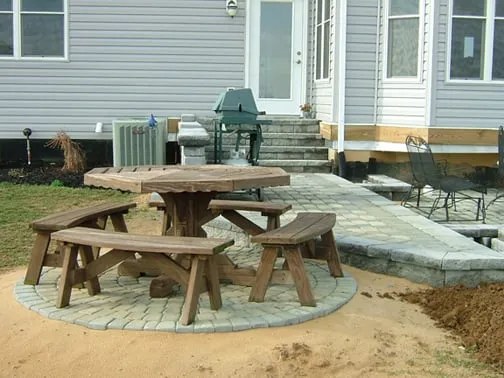Affordable landscape design with custom design in Bear, DE by Dave's Lawn Care & Landscaping