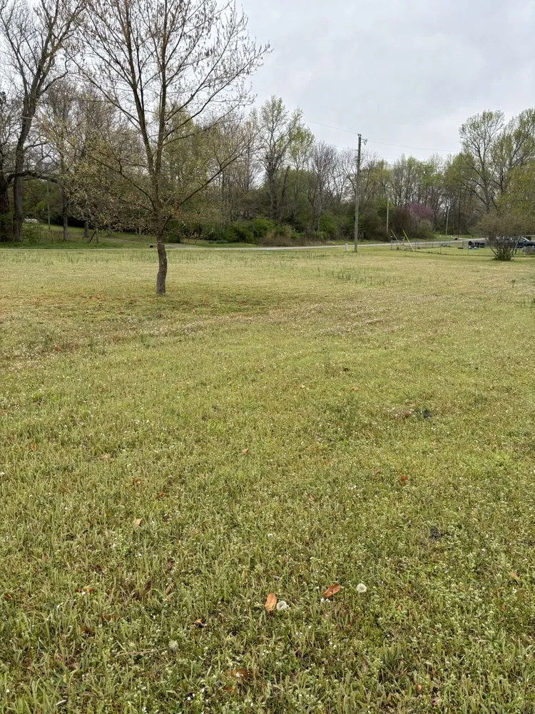 Expert lawn mowing service for homes across Jacksonville, AR - Dave’s Lawn Service