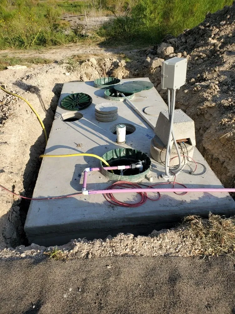 Professional yard maintenance experts serving Weslaco, TX - Dave's Lawns & Landscaping