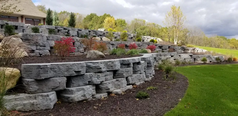 Custom garden landscaping in Middlebury, IN - Dave's Lawnscaping