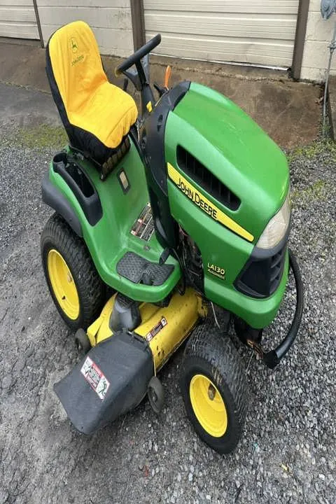 Affordable lawn mowing service experts serving Clarksville, TN - Dave's Small Engines