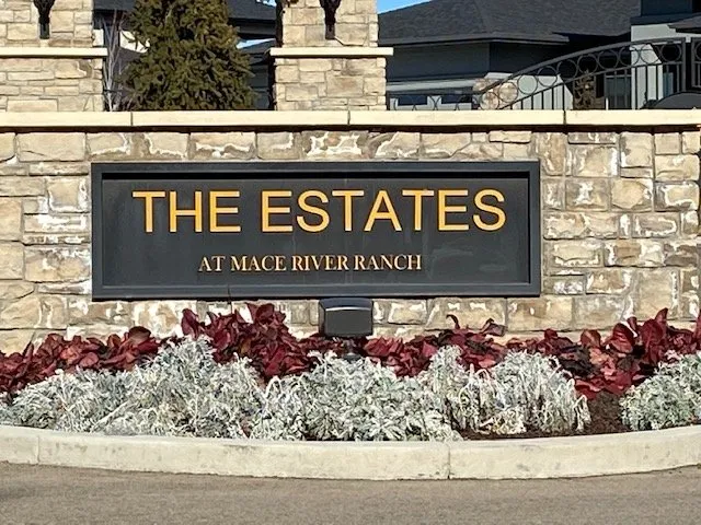 Local residential landscaping for year-round maintenance across Eagle, ID - Dave's Yard Pros