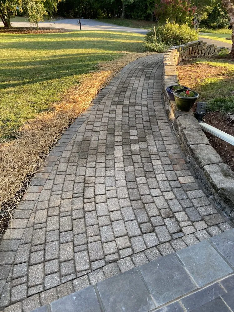 Trusted yard maintenance in Moneta, VA - David & Jr Landscaping