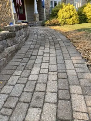 David & Jr Landscaping Logo