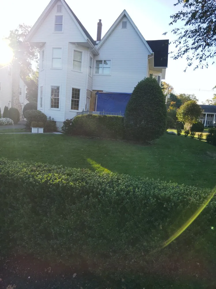Local yard cleanup service experts serving Norristown, PA - David Contreras Landscaping