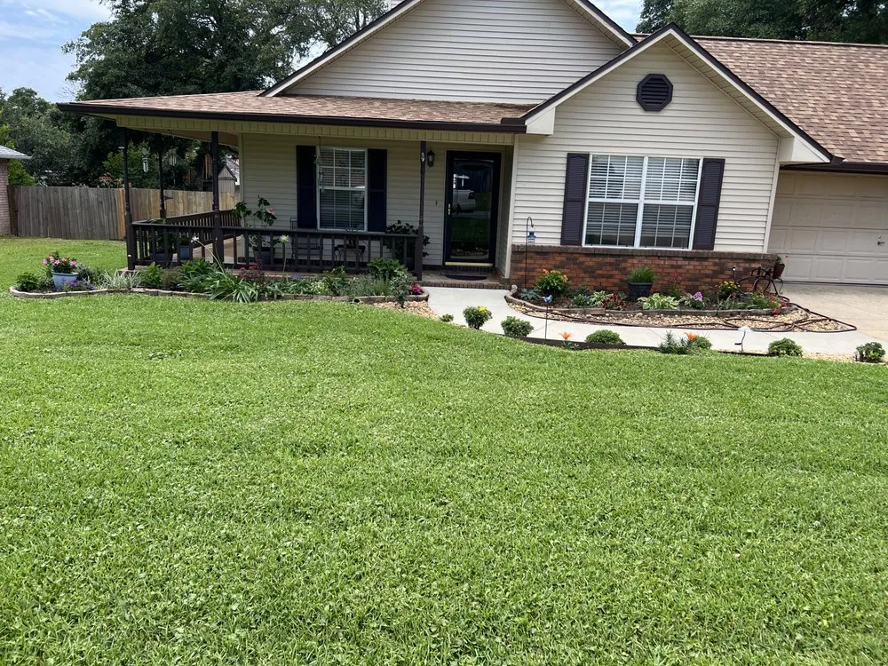 Expert landscaping services in Milton, FL - David Hauser Lawncare