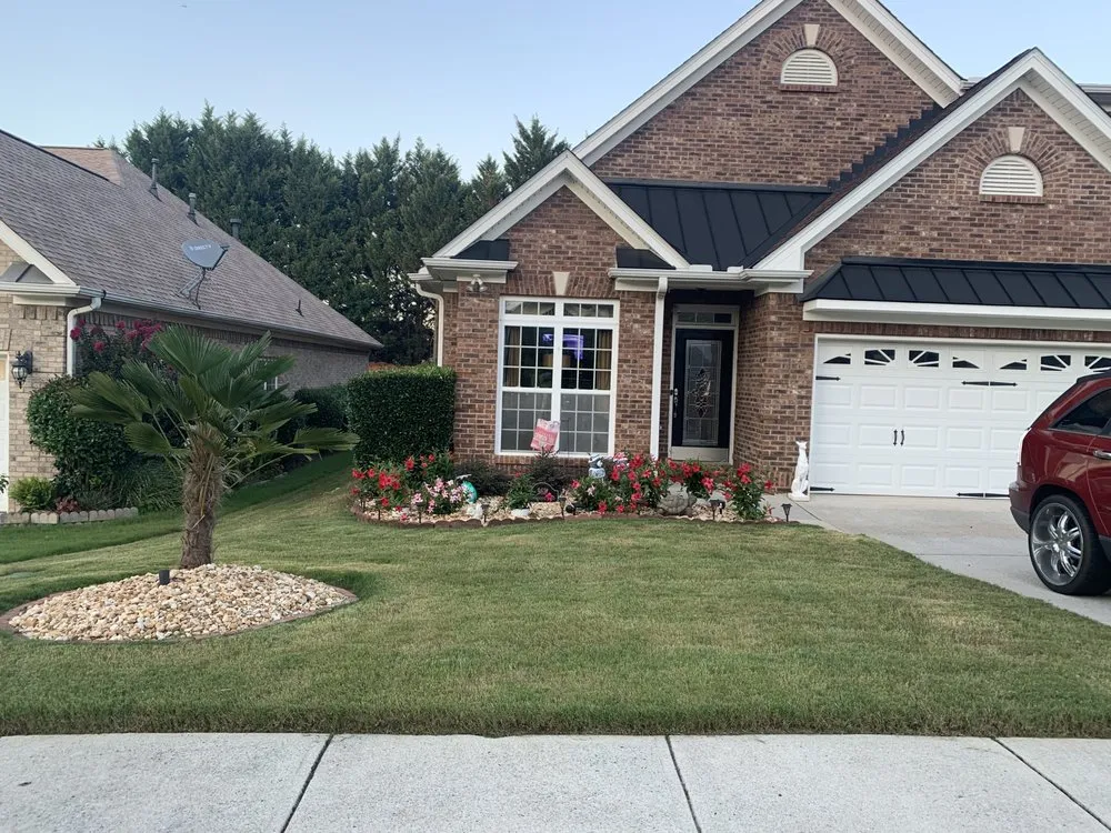 Local garden landscaping for homes in Lilburn, GA by David Hronek