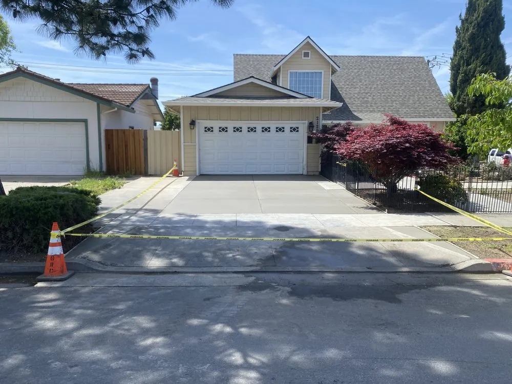 Reliable lawn mowing service experts serving Hayward, CA - David Landscaping