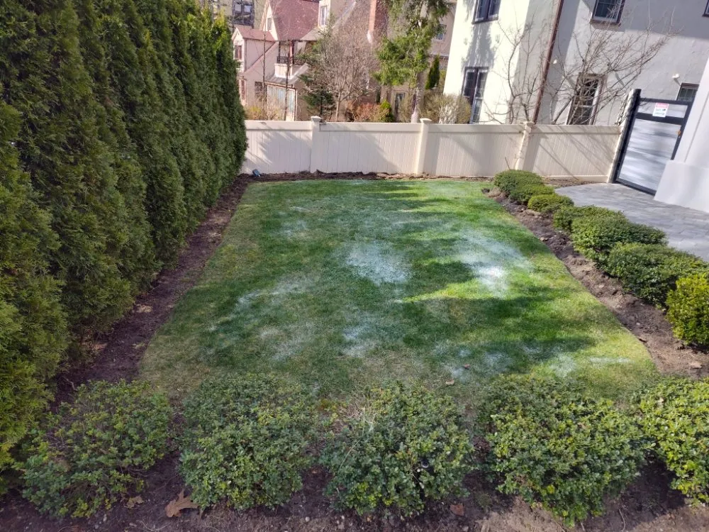 Expert landscaping services for homes in Fresh Meadow, NY by David Landscaping Services