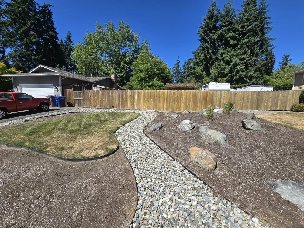 Professional yard cleanup service for beautiful yards in Everett, WA by David lawn care