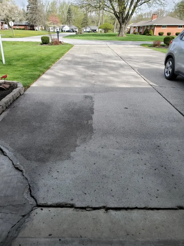 Professional residential landscaping in Lima, OH by David Peters