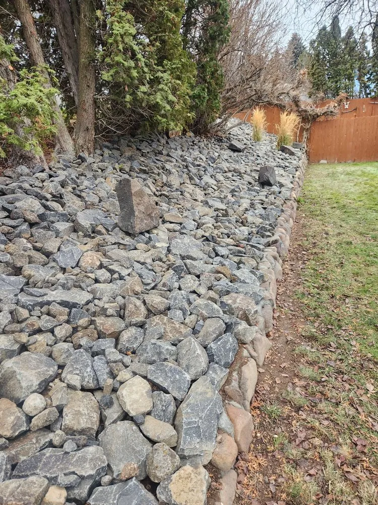 Custom outdoor landscaping in Yakima, WA by David Vargas Landscaping