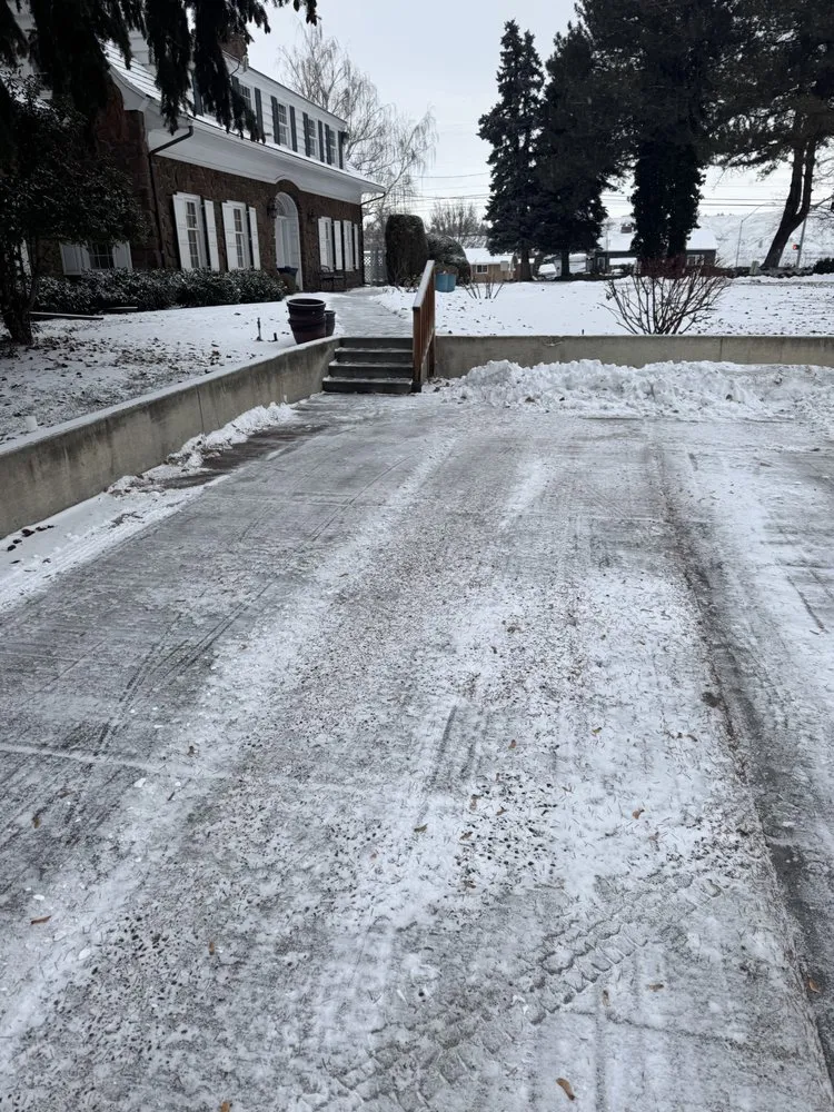 Professional lawn care service with custom design across Yakima, WA - David Vargas Landscaping