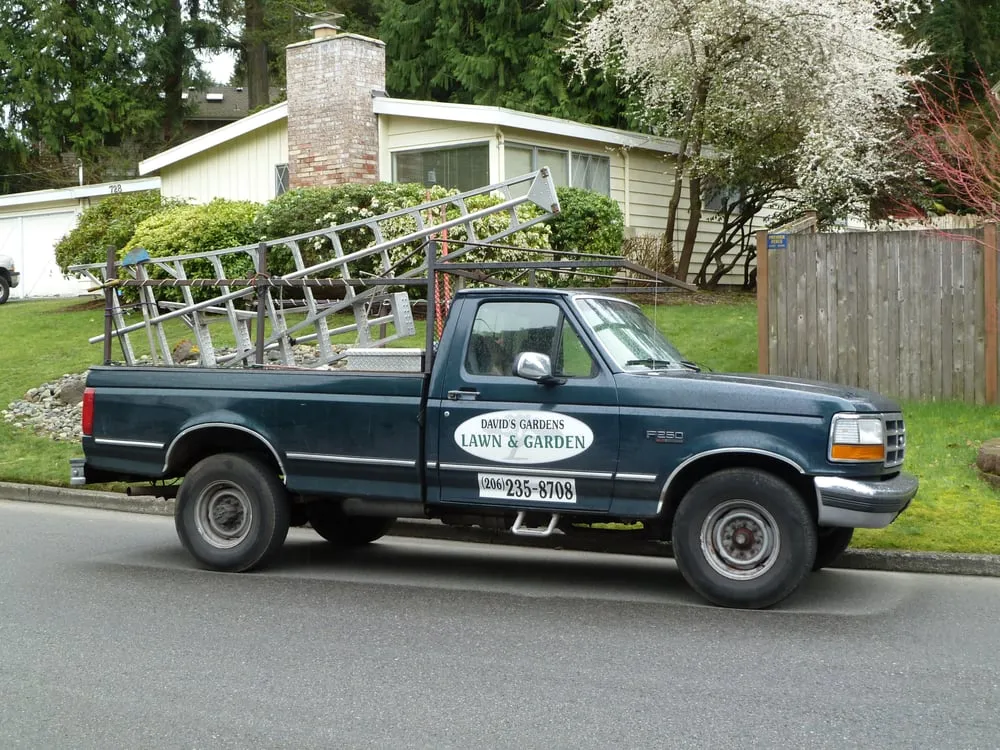 Expert garden landscaping in Shoreline, WA by David's Gardens