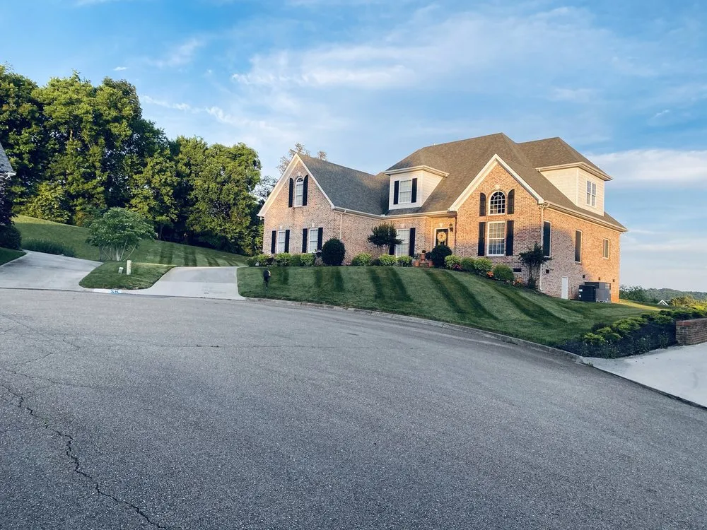 Top-rated landscaping services for year-round maintenance in Knoxville, TN by David's Landscaping