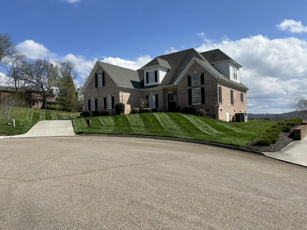 Expert lawn care service in Knoxville, TN - David's Landscaping