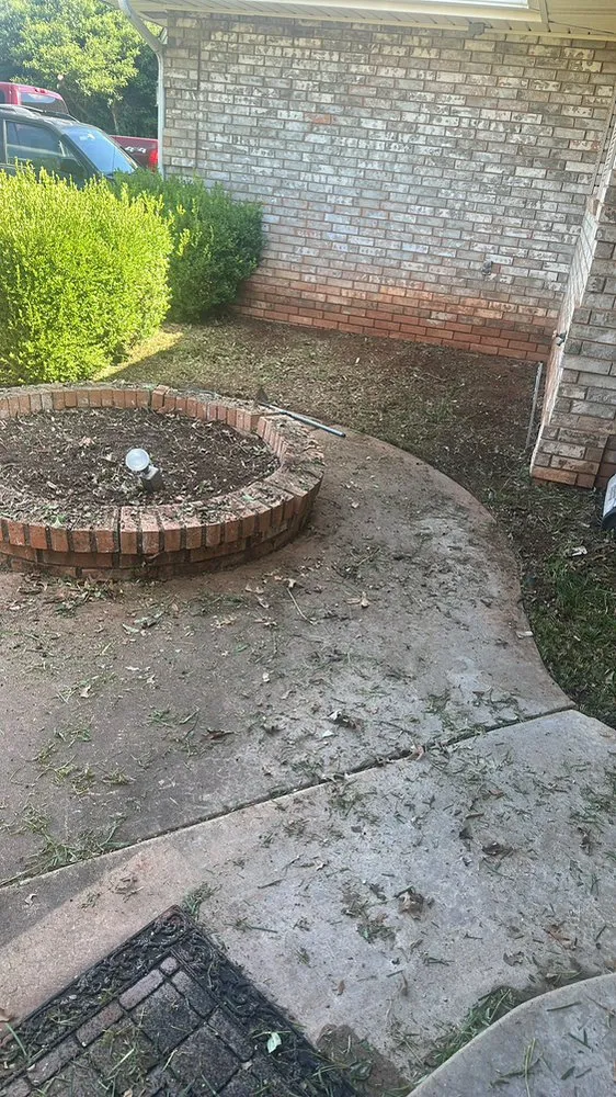 Reliable lawn mowing service for beautiful yards across Oklahoma City, OK - David’s Lawn Care