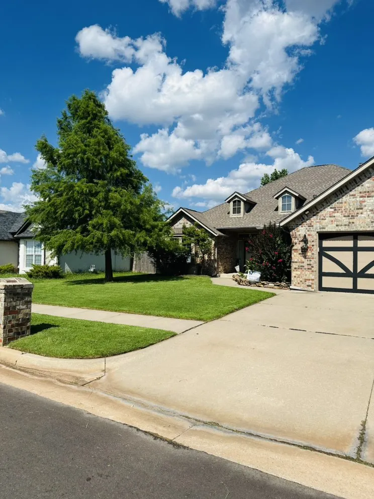 Professional garden landscaping for outdoor upgrades across Oklahoma City, OK - David’s Lawn Care