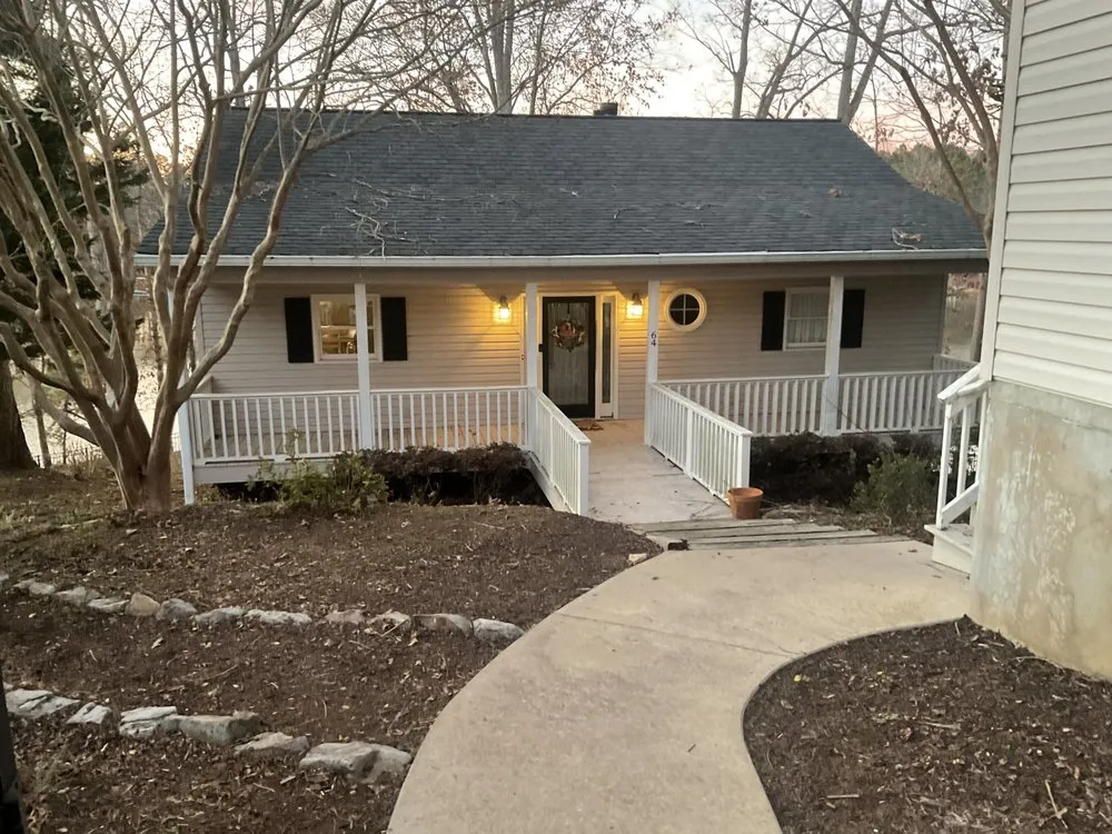 Reliable yard maintenance in Seneca, SC - Davids Superscapes And Lawn Maintenance